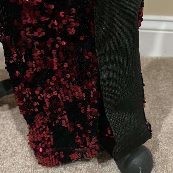 2 piece sequins jacket and pants set. Burgundy and black. Size is XL. - Picture 5 of 7